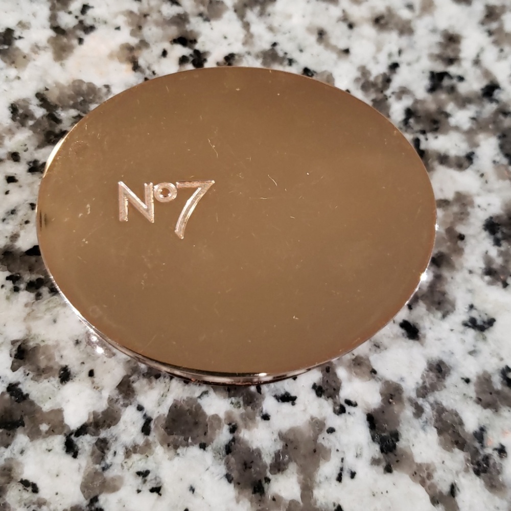 🌻 No7 shimmer palette bronze hypo allergenic no 7